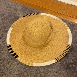 Floppy beach hat